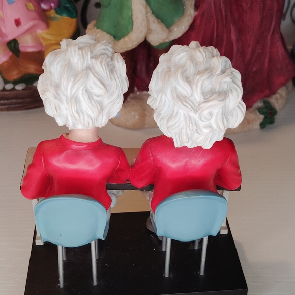 Bingo Queen Figurines with Red Sweaters - Picture 2 of 11